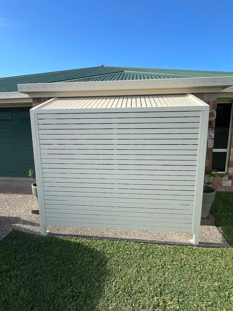 Easyloc Aluminum and Powder Coating fencing work in Glenella