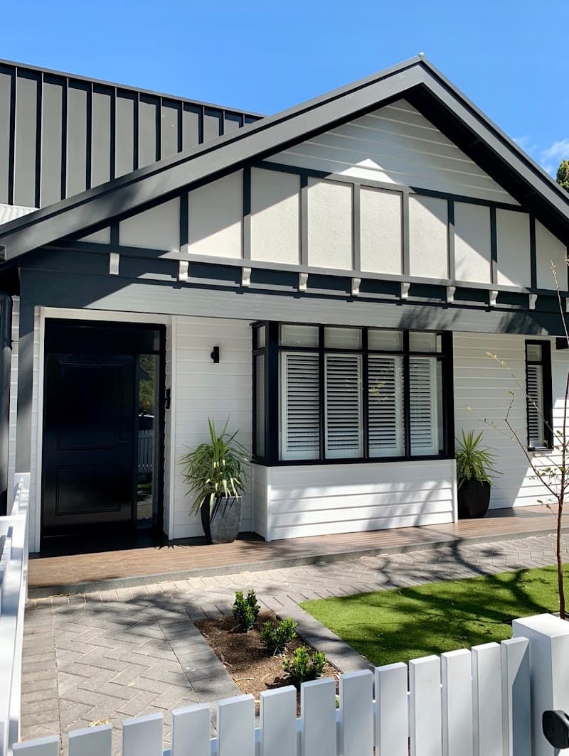 Elite Painting SA painter work in Norwood