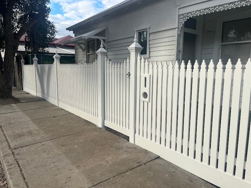 Elizabethan Pickets fencing work in Brunswick