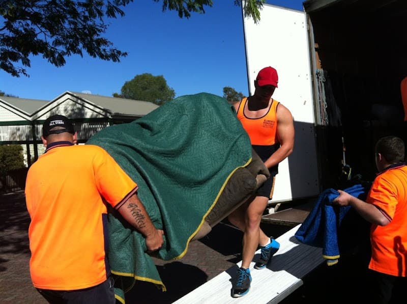 Elmers Removals & Mini Storage removalist work in Tinana