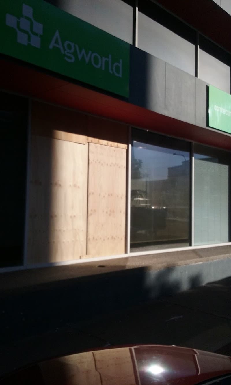 Emergency Glass Repair glass & glazier work in Perth