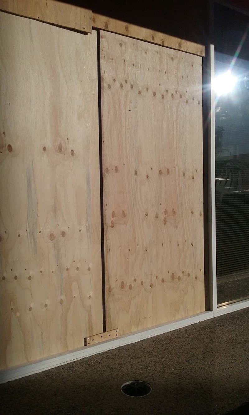 Emergency Glass Repair glass & glazier work in Perth