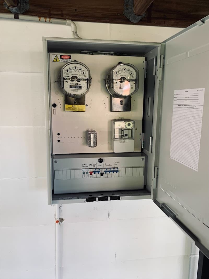 Emos Electrical electrician work in Broadbeach Waters