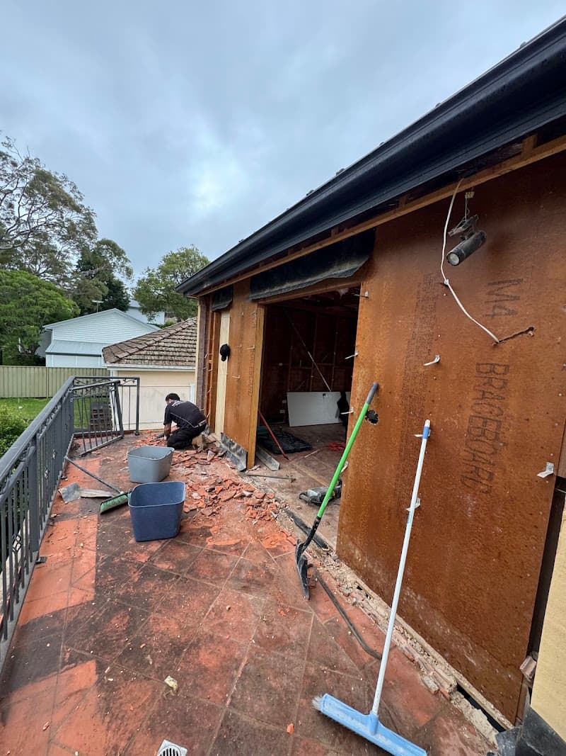 Evolve Demolition. strip -outs & Demolition contractor demolition work in Bexley