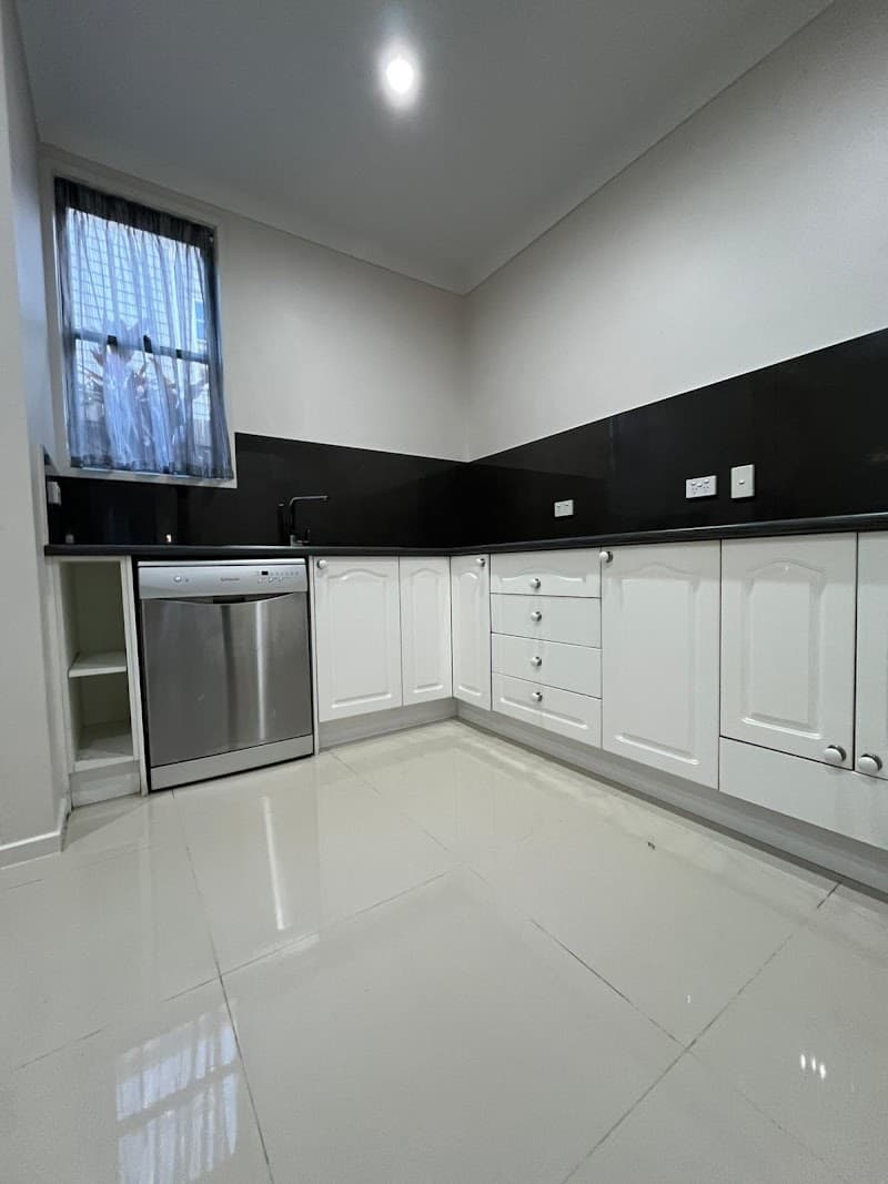 Excellent Bond Cleaning Brisbane cleaning work in Taringa