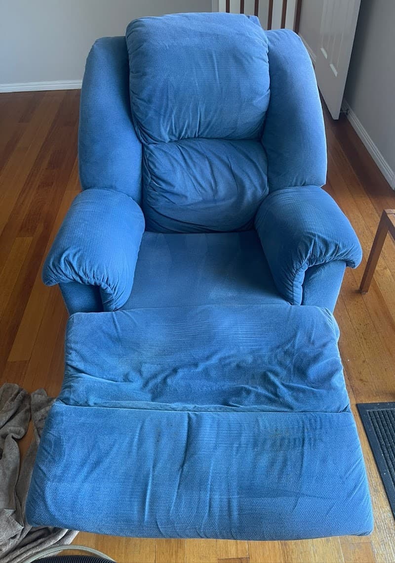 Express Dry Carpet Cleaning & Pest Control carpet cleaning work in Tanah Merah