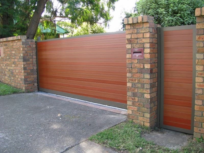 Ezycare Fencing - Northern Beaches fencing work in Mona Vale