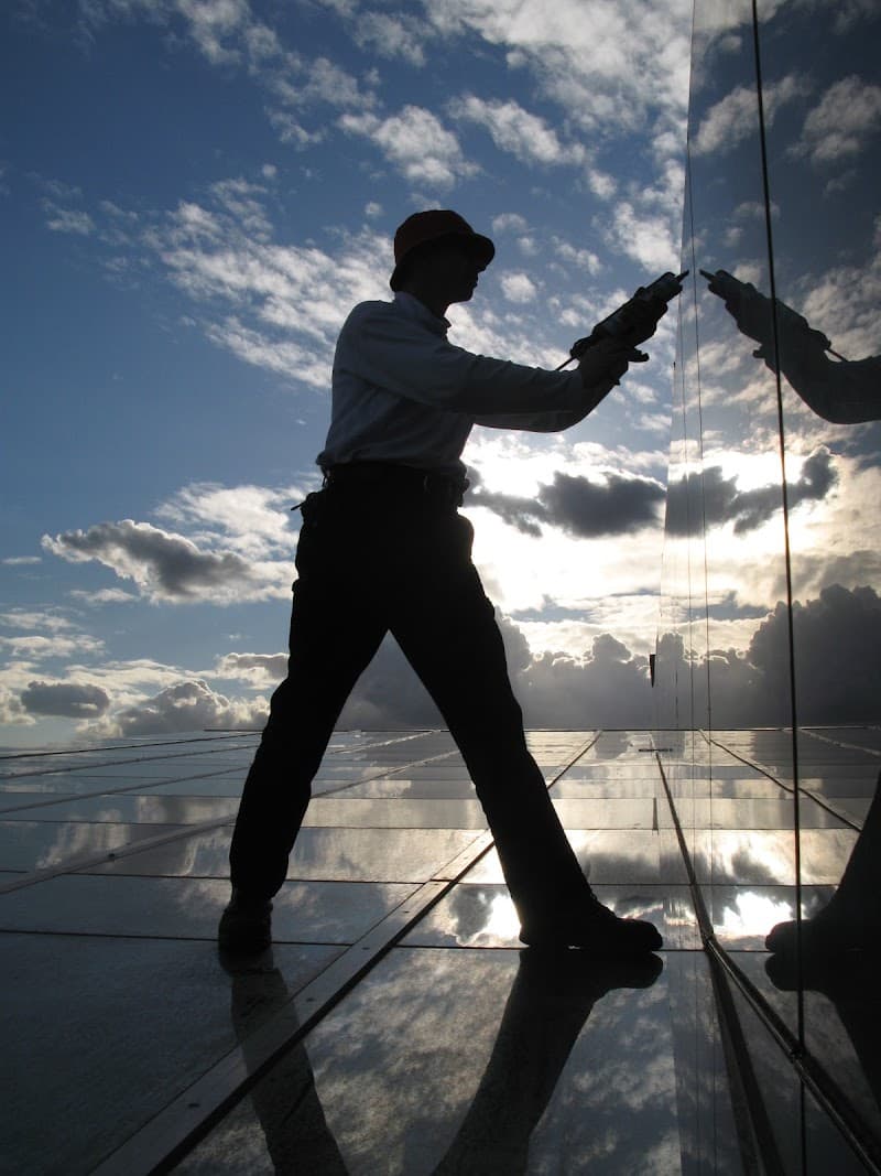 Fast Glass 24 Hrs 7 Days glass & glazier work in Oakleigh