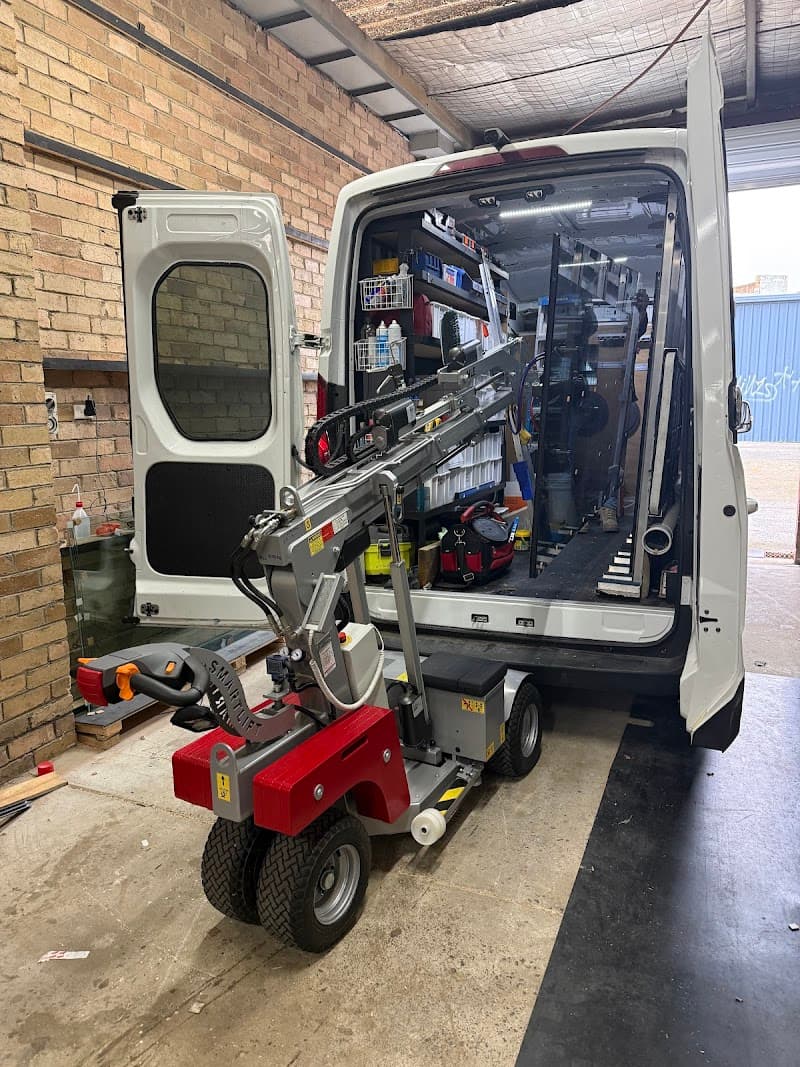 Fast Glass 24 Hrs 7 Days glass & glazier work in Oakleigh