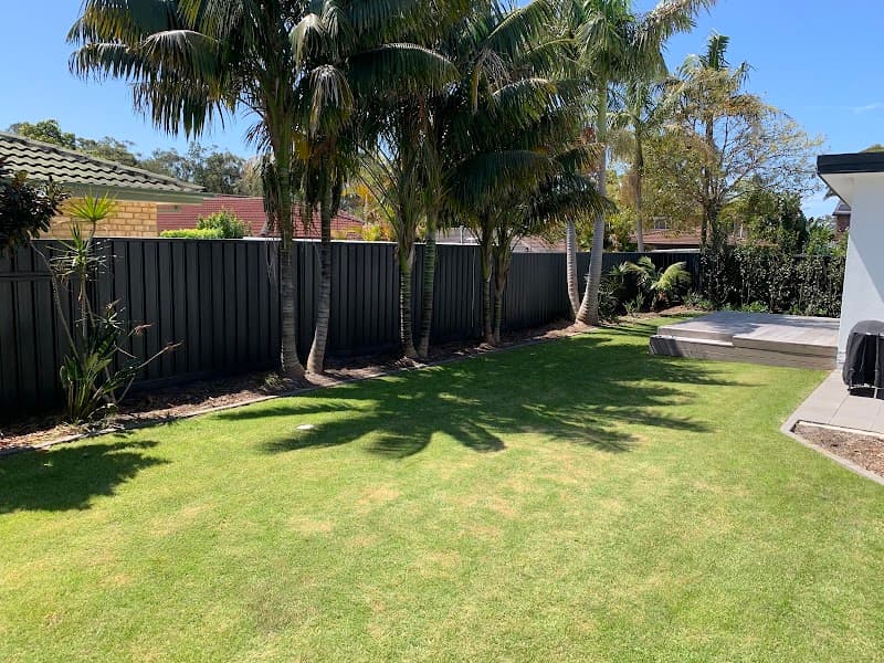 Fence Renew - Colorbond fence painting, fence repairs, gate repair and replacement. Aluminium window frame painting fencing work in Norah Head