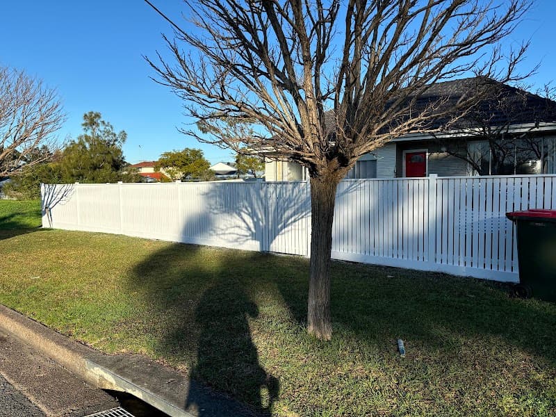 Fenced in fencing work in Waratah West