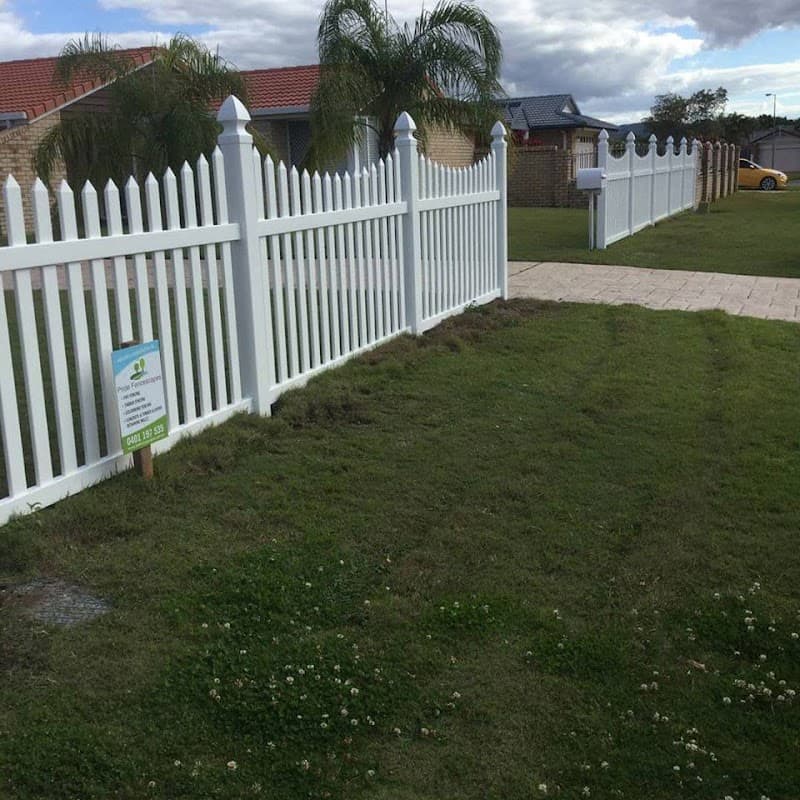 Fencing Gold Coast fencing work in Helensvale