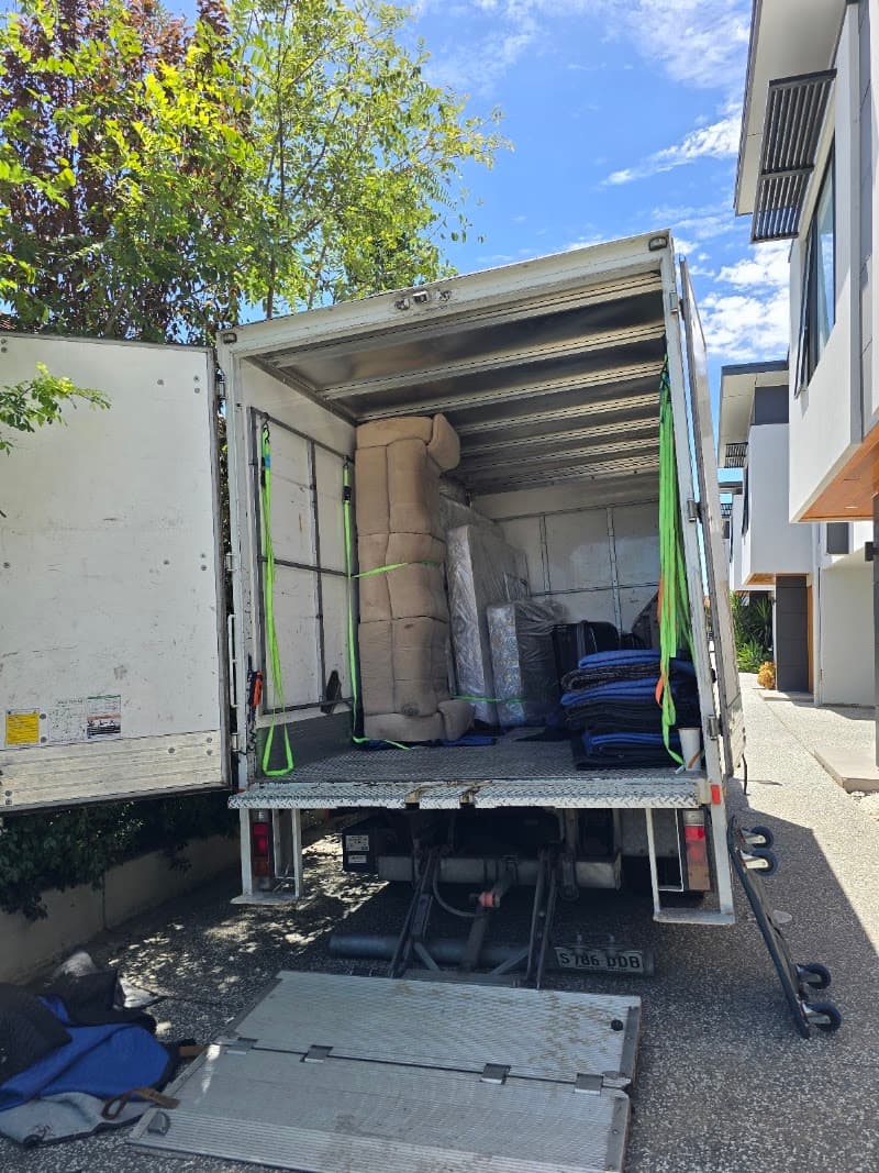 Flyway Removals removalist work in Torrensville