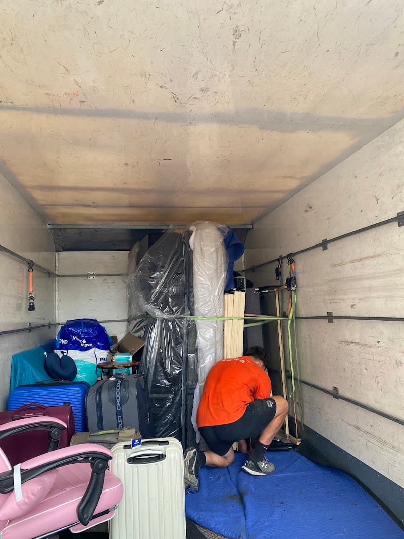 Flyway Removals removalist work in Torrensville
