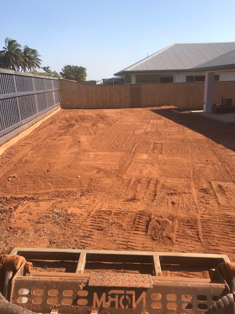 FNQ Earthworx demolition work in Whitfield