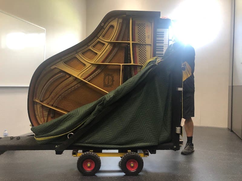 FNQ Furniture Removals Cairns removalist work in Stratford