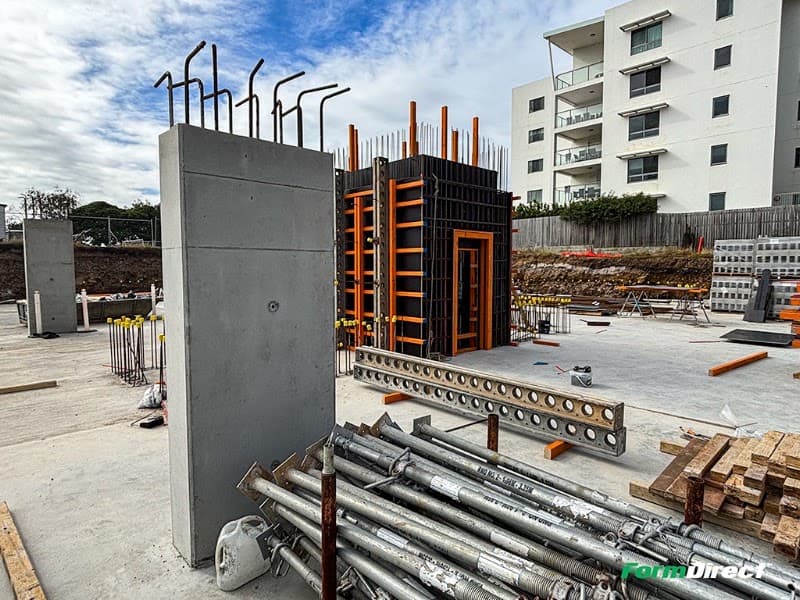 Form Direct concreting work in Svensson Heights