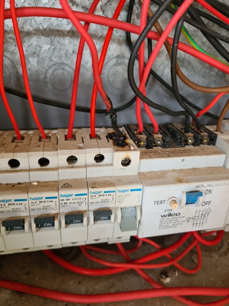 Fraser Coast Electrical electrician work in Torquay