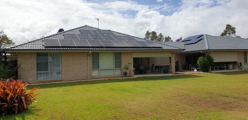 Fraser Coast Energy solar panel installation work in Urangan