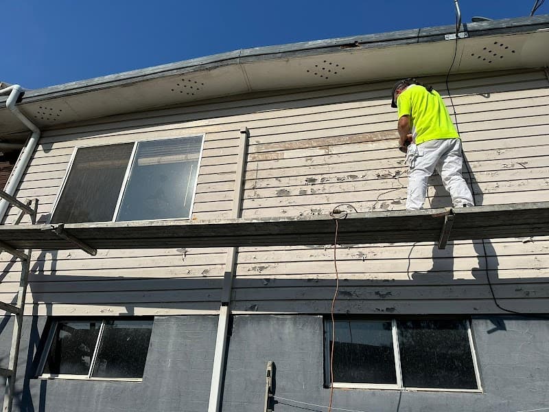 Fresh Coat Painters painter work in Woodridge