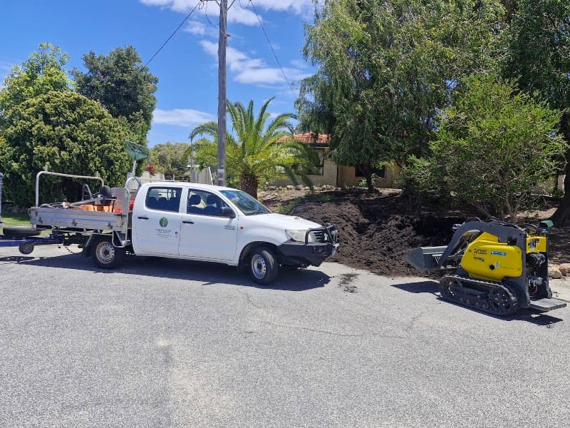 Fresh Leaf Gardening Services lawn care work in Ocean Reef