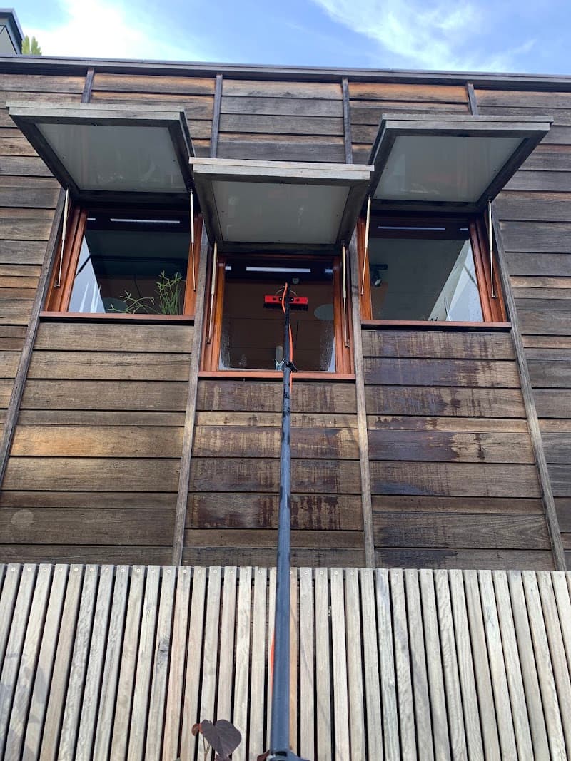 Freshwater Window and Gutter Cleaning gutter cleaning work in Freshwater