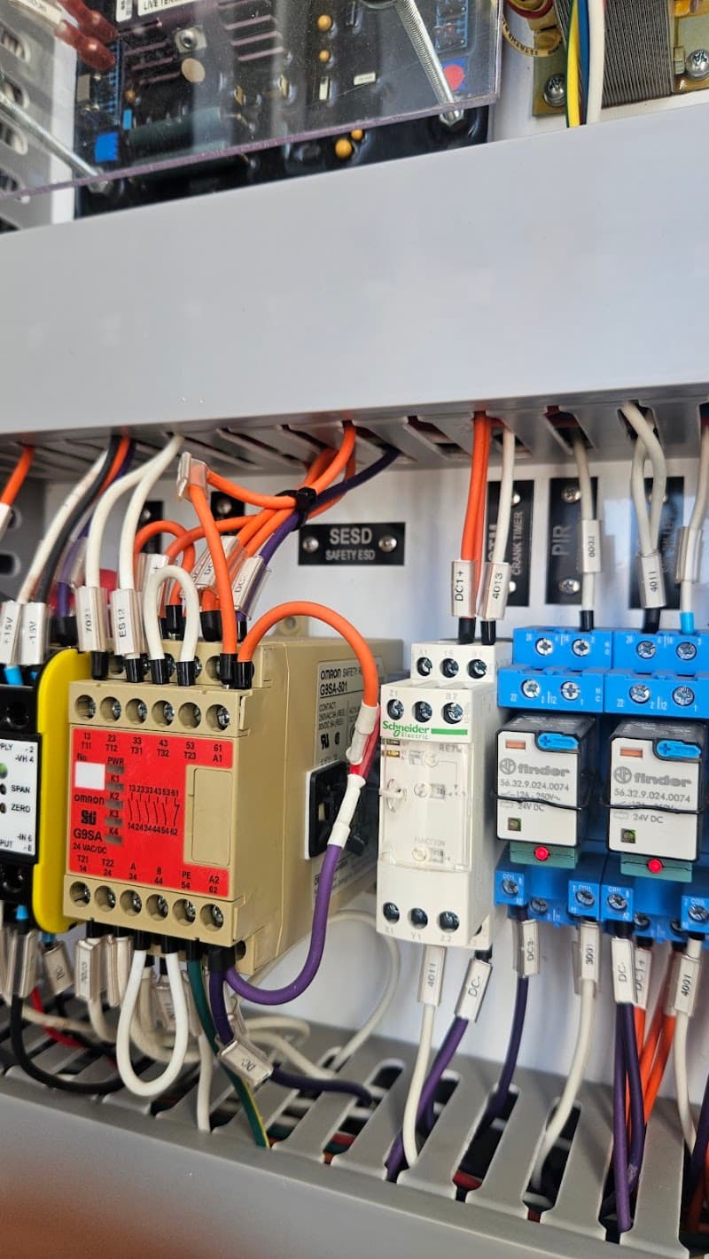 Frosty Watts Electrical & Air Conditioning air conditioning work in Redlynch
