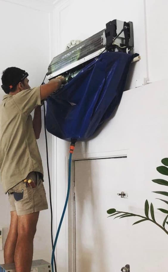 Frosty Watts Electrical & Air Conditioning air conditioning work in Redlynch