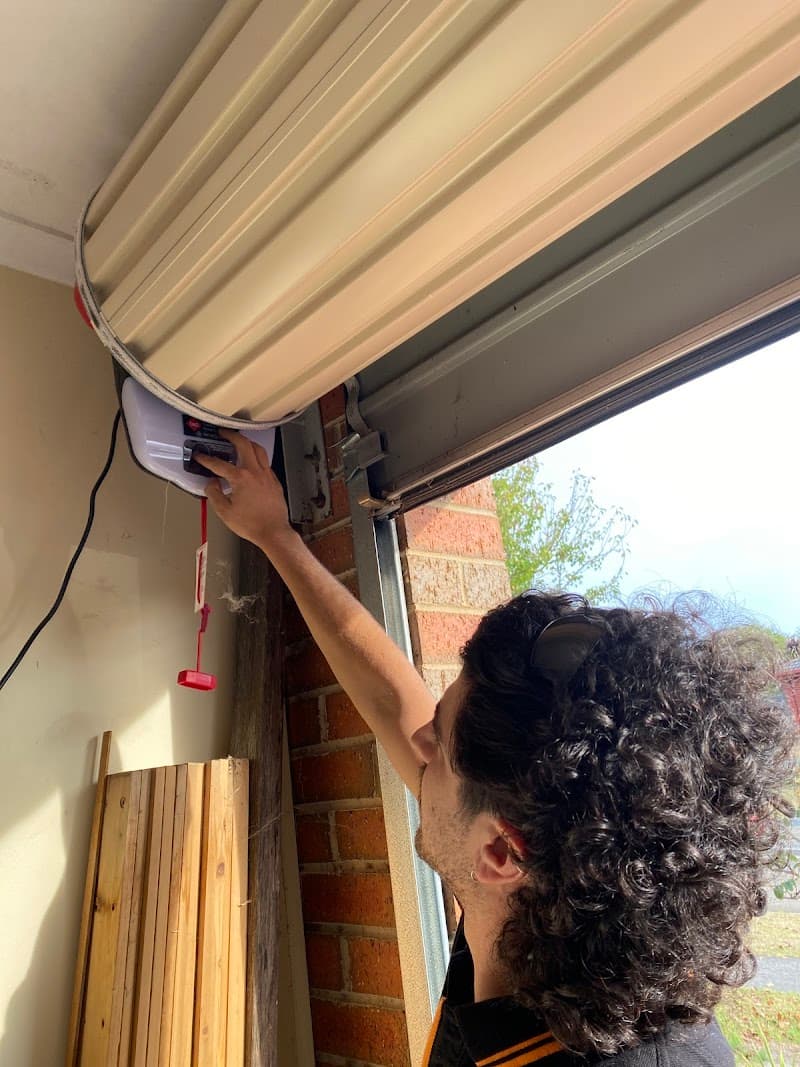 Garage Door Pros Melbourne garage doors work in St Kilda