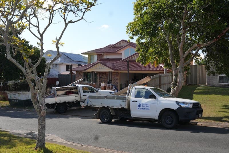 Garage door pros Newcastle garage doors work in Hamilton