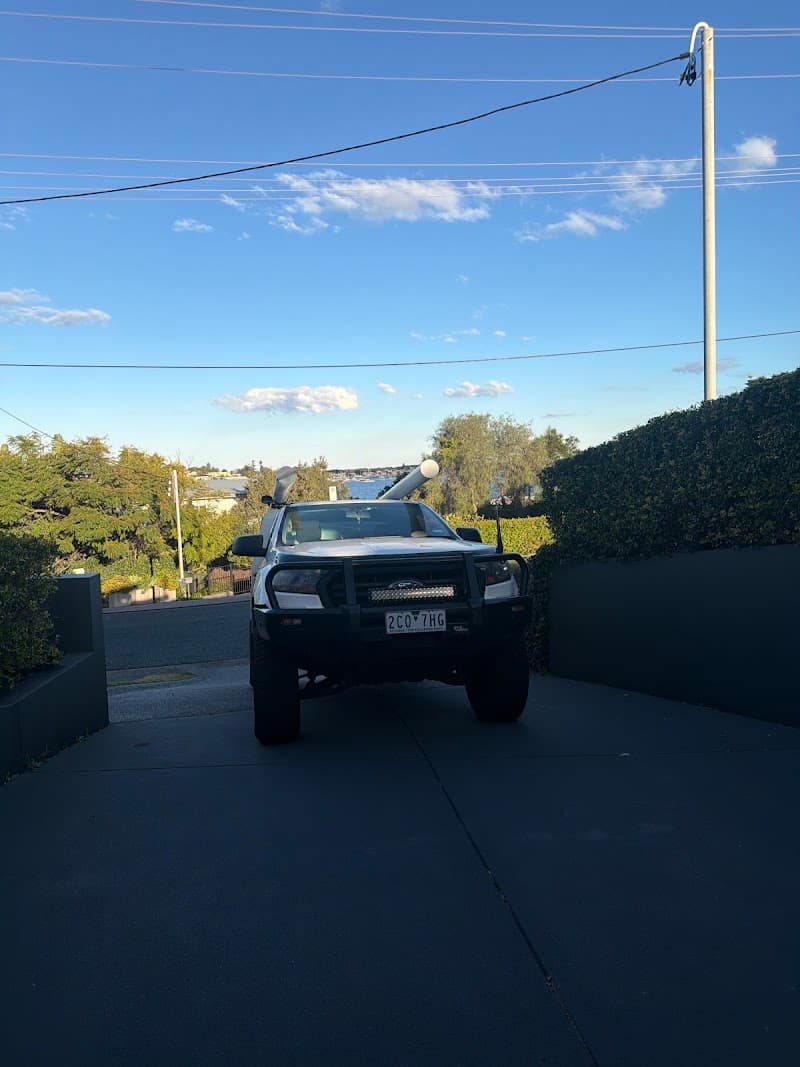 Garage door pros Newcastle garage doors work in Hamilton