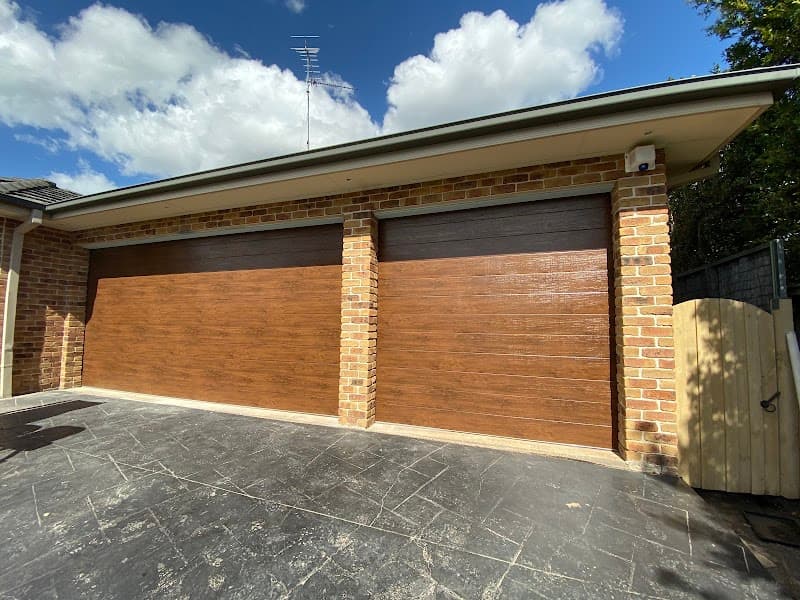 Garage Door Sales & Repairs P/L garage doors work in Castle Hill