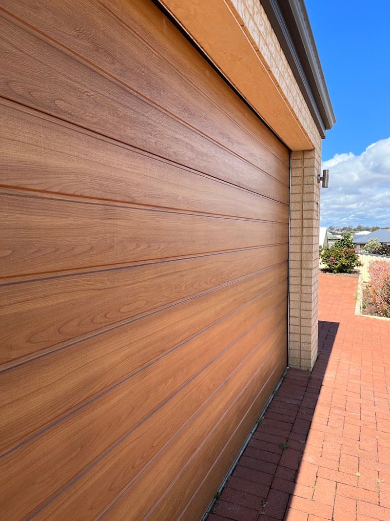 Garage Doors Direct garage doors work in Baldivis