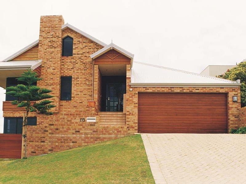 Garage Doors South West garage doors work in East Bunbury