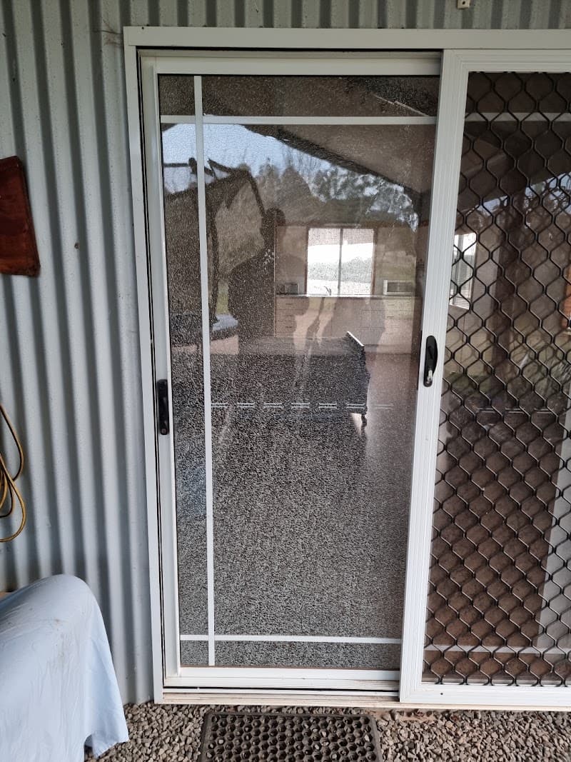 Garden City Glass -24 Hour Emergency glass Replacement glass & glazier work in Glenvale