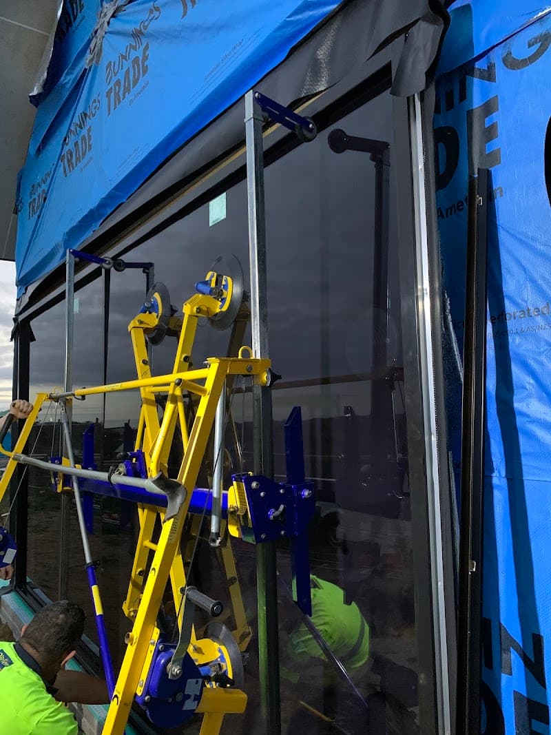 Garden City Glass -24 Hour Emergency glass Replacement glass & glazier work in Glenvale