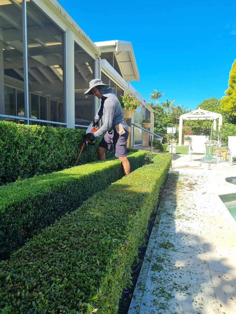 Garden Lovers gardening work in Labrador