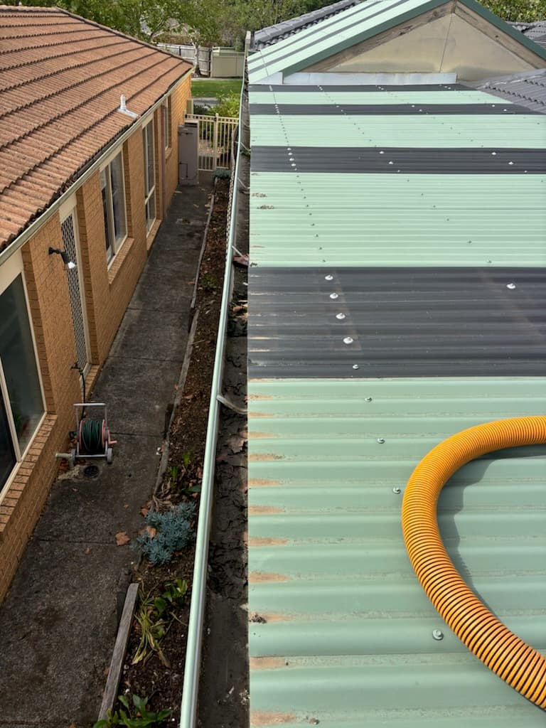 Gav's Gutter Cleaning gutter cleaning work in Croydon