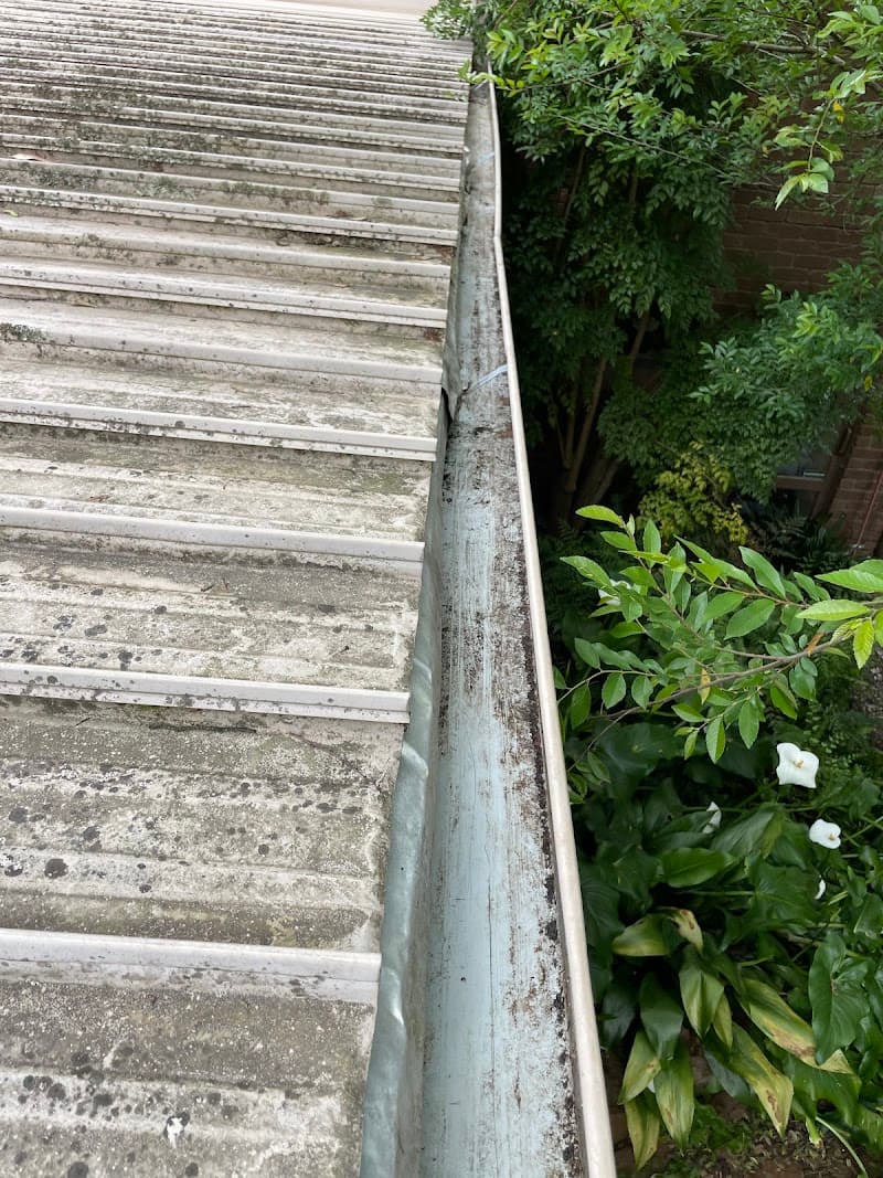Gav's Gutter Cleaning gutter cleaning work in Croydon
