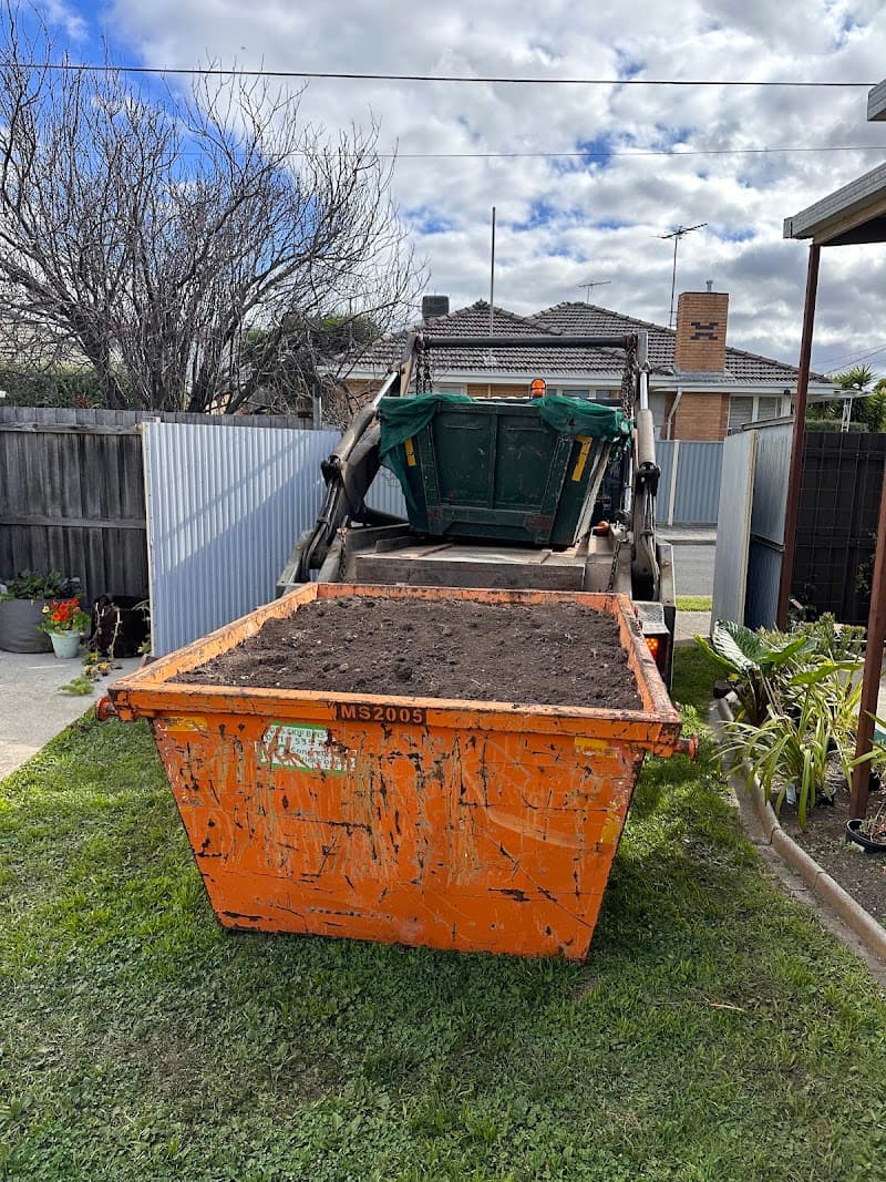 GCS SKIP Hire rubbish removal work in North Geelong