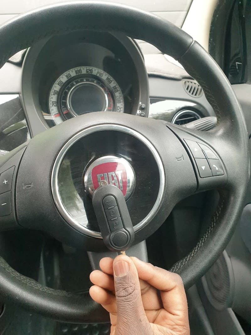 Geelong Auto Keys locksmith work in Breakwater