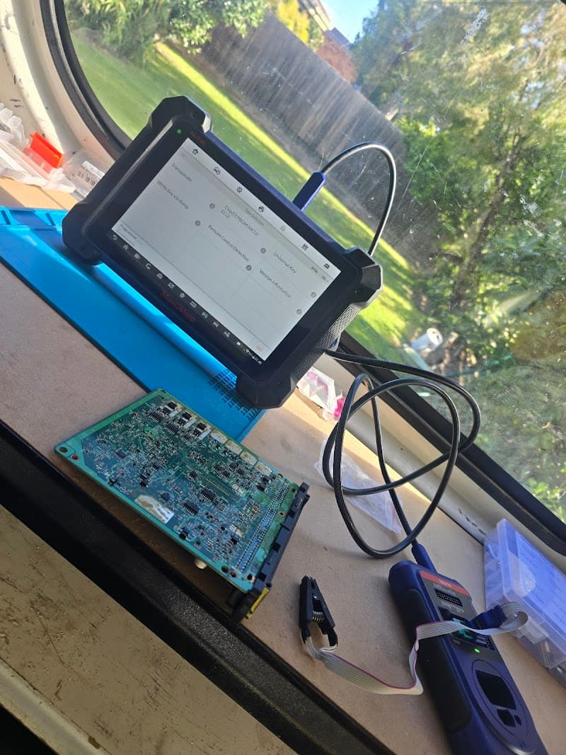 Geelong Auto Keys locksmith work in Breakwater