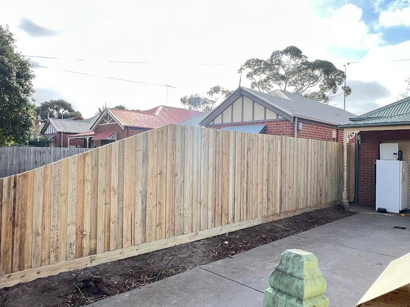 Geelong Fencing and Gates Service fencing work in Corio