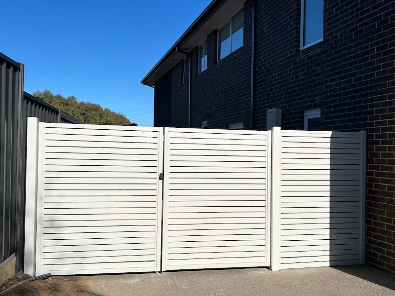 Geelong Fencing and Gates Service fencing work in Corio
