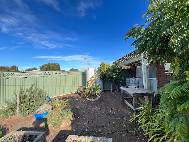 Geelong Fencing and Gates Service fencing work in Corio