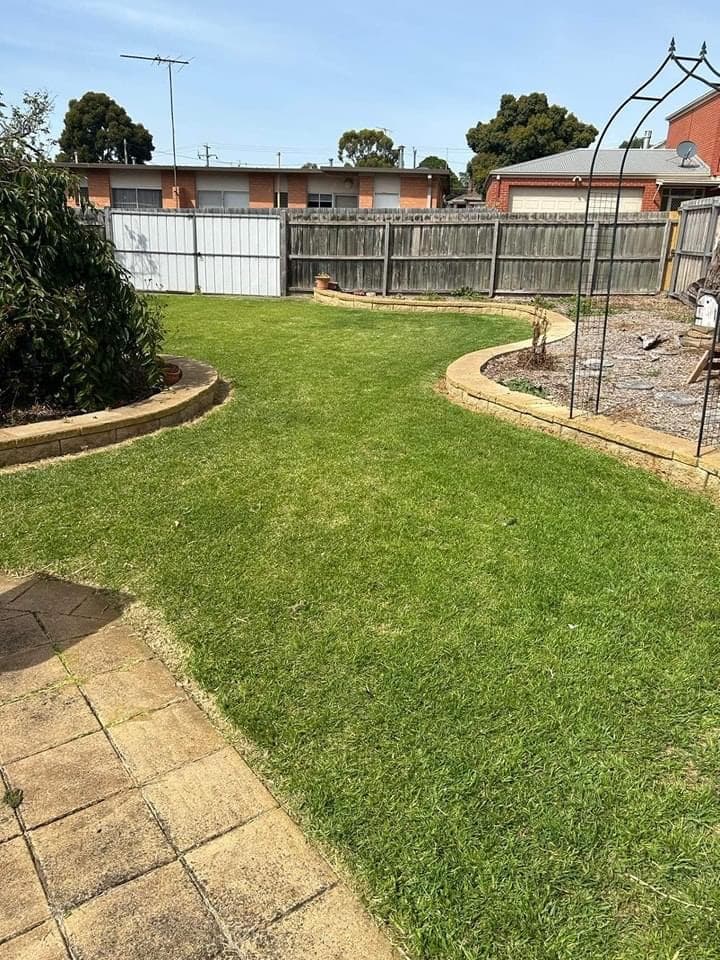 Geelong Mow Co gardening work in East Geelong