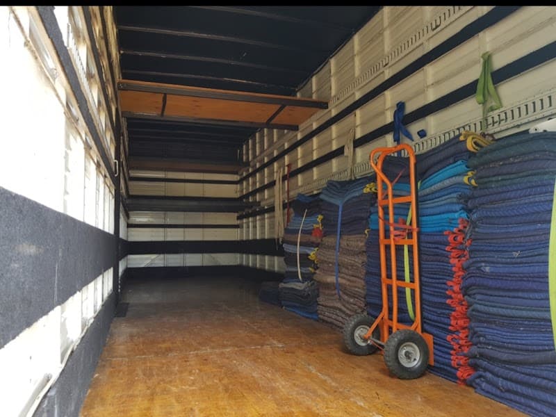 GF Hill Removals removalist work in Maryborough