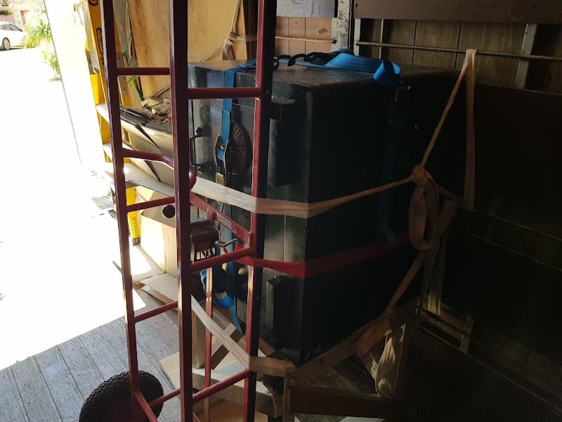 GF Hill Removals removalist work in Maryborough
