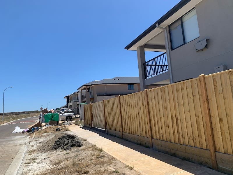 Gh fencing and landscaping fencing work in Dandenong