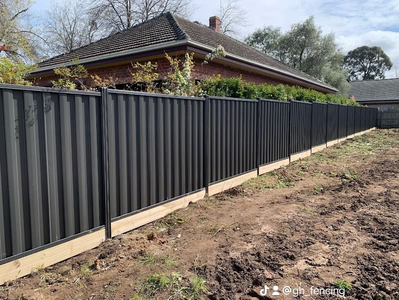 Gh fencing and landscaping fencing work in Dandenong